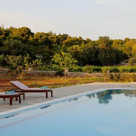 Wild Fig Retreat *